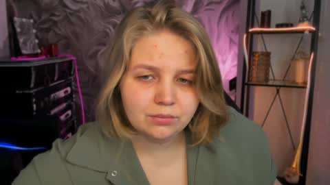 Snapshot of sladadeew chatting on 6, 2, 2025 Slada Deew online show from 6, 2, 2025