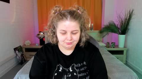 Snapshot of sladadeew chatting on 7, 2, 2025 Slada Deew online show from 7, 2, 2025