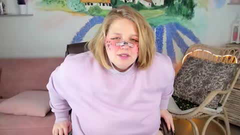 Snapshot of sladadeew chatting on 12, 2, 2025 Slada Deew online show from 12, 2, 2025