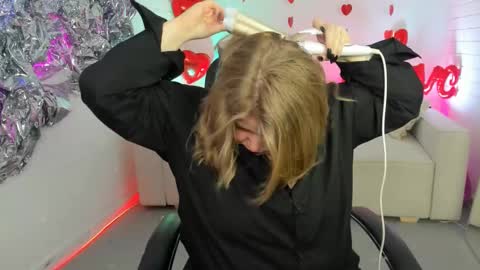 Snapshot of sladadeew chatting on 17, 2, 2025 Slada Deew online show from 17, 2, 2025