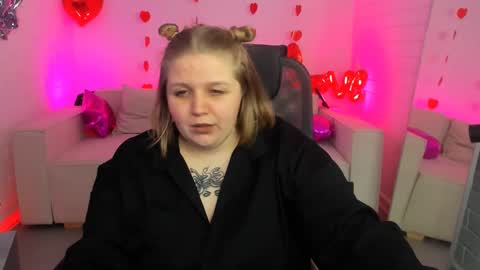 Snapshot of sladadeew chatting on 7, 3, 2025 Slada Deew online show from 7, 3, 2025