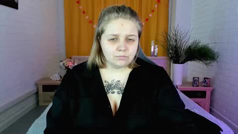 Snapshot of sladadeew chatting on 11, 3, 2025 Slada Deew online show from 11, 3, 2025