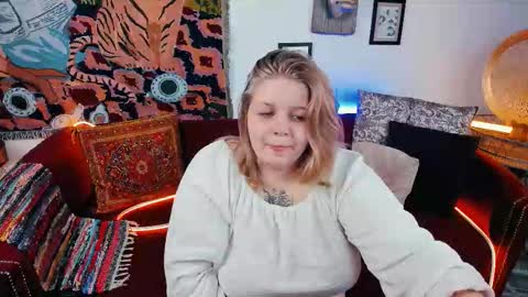 Snapshot of sladadeew chatting on 13, 9, 2025 Slada Deew online show from 13, 9, 2025