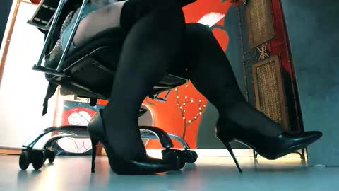 Snapshot of sladadeew chatting on 28, 9, 2025 Slada Deew online show from 28, 9, 2025