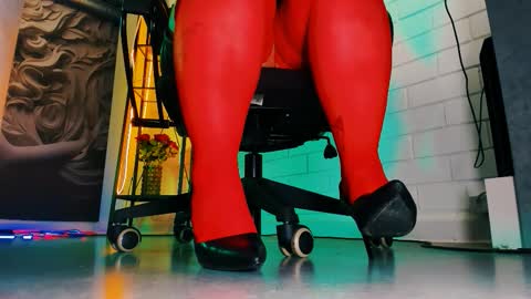 Snapshot of sladadeew chatting on 7, 10, 2025 Slada Deew online show from 7, 10, 2025