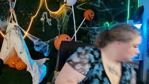 Snapshot of sladadeew chatting on 17, 10, 2025 Slada Deew online show from 17, 10, 2025