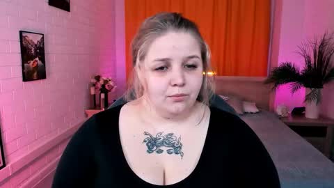 Snapshot of sladadeew chatting on 4, 11, 2025 Slada Deew online show from 4, 11, 2025