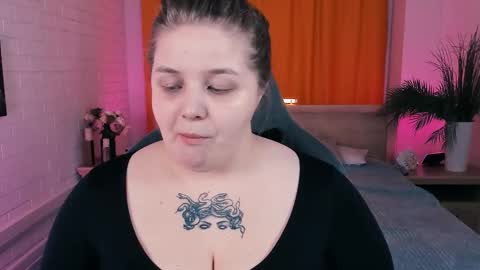 Snapshot of sladadeew chatting on 5, 11, 2025 Slada Deew online show from 5, 11, 2025