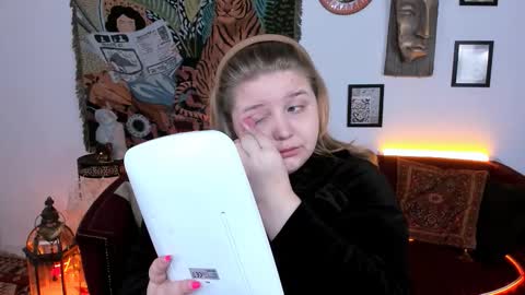 Snapshot of sladadeew chatting on 30, 11, 2025 Slada Deew online show from 30, 11, 2025