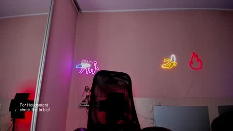 Snapshot of slemgem chatting on 9, 2, 2025 Slemgem Amy friends online show from 9, 2, 2025