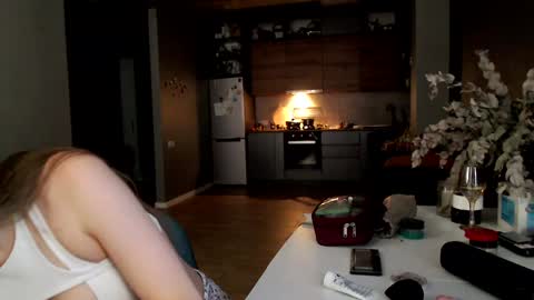 Snapshot of slemgem chatting on 18, 11, 2025 Slemgem Amy friends online show from 18, 11, 2025