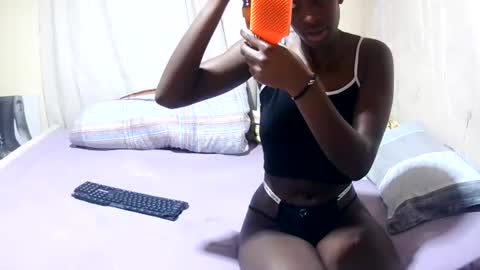 slender_sweetbabe online show from 15, 7, 2026
