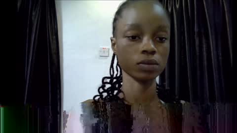 Snapshot of slim_petitqueen chatting on 5, 12, 2025 Alice online show from 5, 12, 2025