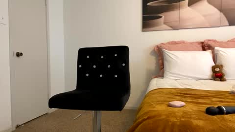 Snapshot of slimaddictionxxx chatting on 28, 9, 2025 Barbie Stylebender online show from 28, 9, 2025