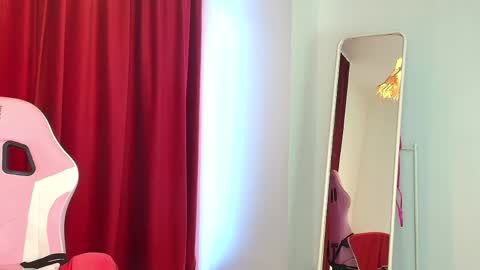 Snapshot of slimtempt chatting on 29, 4, 2026 Lara online show from 29, 4, 2026