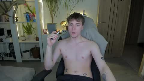 Snapshot of slippery_baby chatting on 24, 2, 2025 Mila online show from 24, 2, 2025