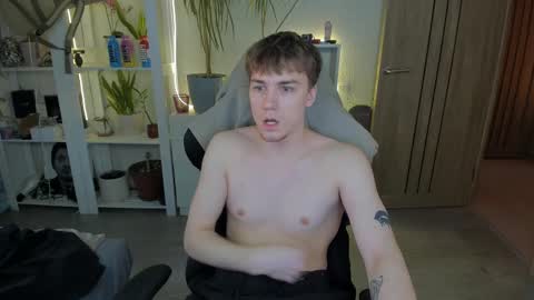 Snapshot of slippery_baby chatting on 25, 2, 2025 Mila online show from 25, 2, 2025