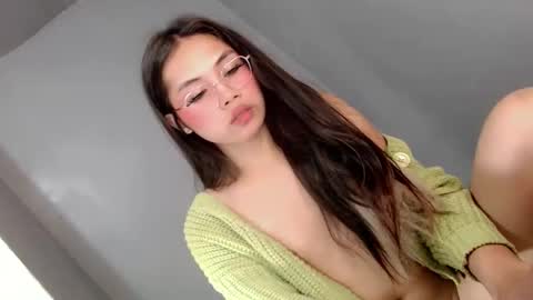 slut4attention online show from 22, 3, 2026