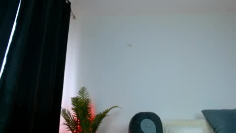 Snapshot of slut_tattoogirl chatting on 6, 6, 2026 Ariana online show from 6, 6, 2026