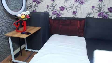 slutihmami online show from 19, 4, 2026