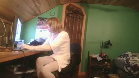 slutjennifertransxx online show from 7, 10, 2025