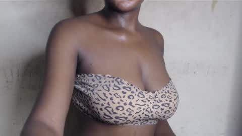 Snapshot of sluttx_choco chatting on 10, 5, 2026 sluttx_choco online show from 10, 5, 2026