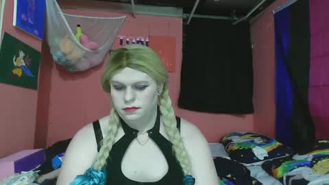 Tori Smith online show from 9, 2, 2025