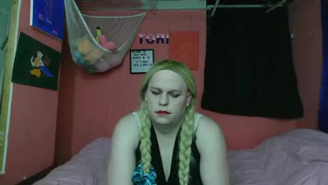 Tori Smith online show from 12, 2, 2025