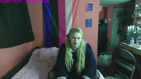 Tori Smith online show from 20, 2, 2025