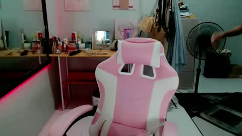 Snapshot of slutxcums_farrah69 chatting on 29, 4, 2026 Dont forget to follow me give me thumbs upIm a New kataluna online show from 29, 4, 2026