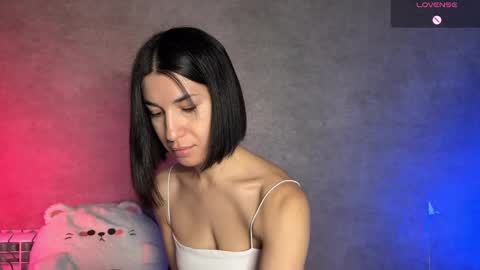 Snapshot of smaillev chatting on 4, 5, 2026 Melani online show from 4, 5, 2026