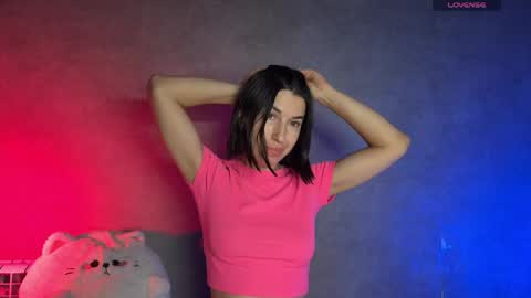 Snapshot of smaillev chatting on 8, 6, 2026 Melani online show from 8, 6, 2026
