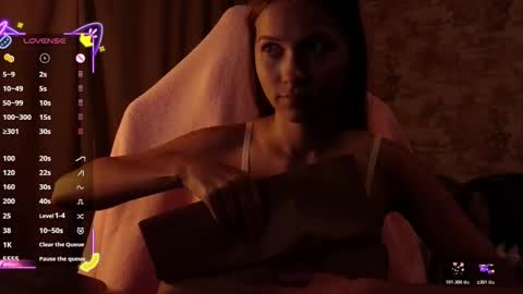 Snapshot of small_emma0 chatting on 22, 10, 2025 Emma online show from 22, 10, 2025