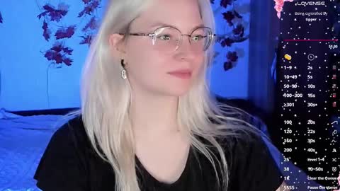 Snapshot of smallimpmeili chatting on 16, 11, 2025 smallimpmeili online show from 16, 11, 2025