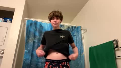 Snapshot of smalltshbigtits chatting on 19, 11, 2025 smalltshbigtits online show from 19, 11, 2025