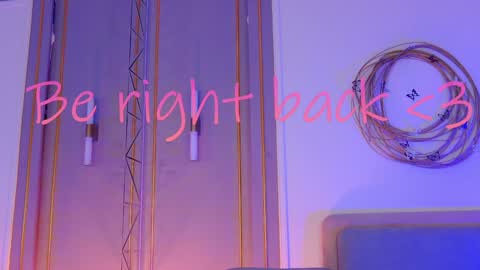 Mia online show from 1, 2, 2025