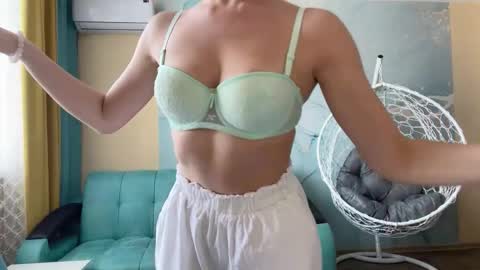 smiling_riddle online show from 19, 3, 2026