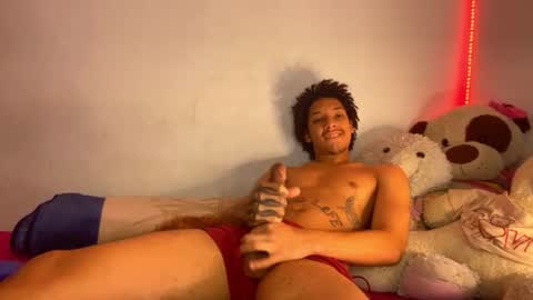 smith_kiki66 online show from 10, 6, 2026