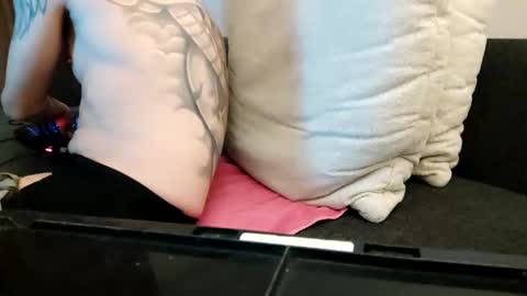 Smokeandwatching online show from 19, 12, 2024