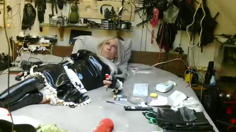 smokeslut365 online show from 5, 2, 2026