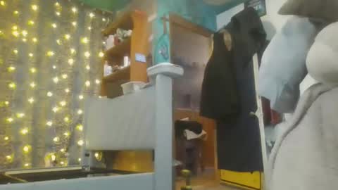 Smokie Cumbull online show from 1, 1, 2025