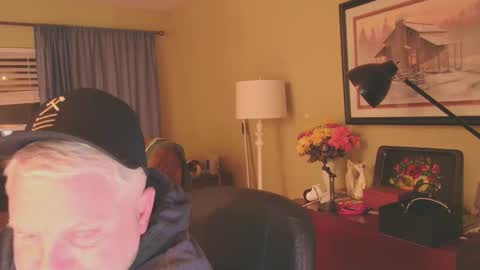 Snapshot of smokymountanman chatting on 5, 12, 2025 smokymountanman online show from 5, 12, 2025