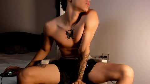 Snapshot of snakebutterfly chatting on 4, 1, 2025 snakebutterfly online show from 4, 1, 2025