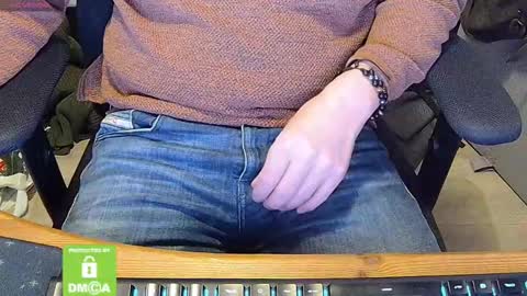 Snapshot of sneakybill82 chatting on 21, 2, 2025 Sneakybill online show from 21, 2, 2025