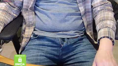 Snapshot of sneakybill82 chatting on 4, 3, 2025 Sneakybill online show from 4, 3, 2025