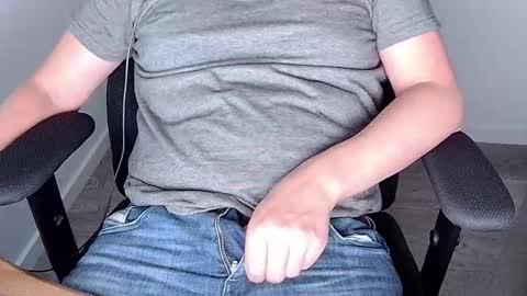 Snapshot of sneakybill82 chatting on 10, 9, 2025 Sneakybill online show from 10, 9, 2025