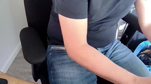 Snapshot of sneakybill82 chatting on 17, 9, 2025 Sneakybill online show from 17, 9, 2025