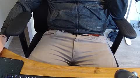 Snapshot of sneakybill82 chatting on 11, 3, 2026 Sneakybill online show from 11, 3, 2026