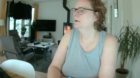 Snoeske and Woodwurm online show from 31, 12, 2024