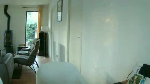 Snoeske and Woodwurm online show from 6, 3, 2025